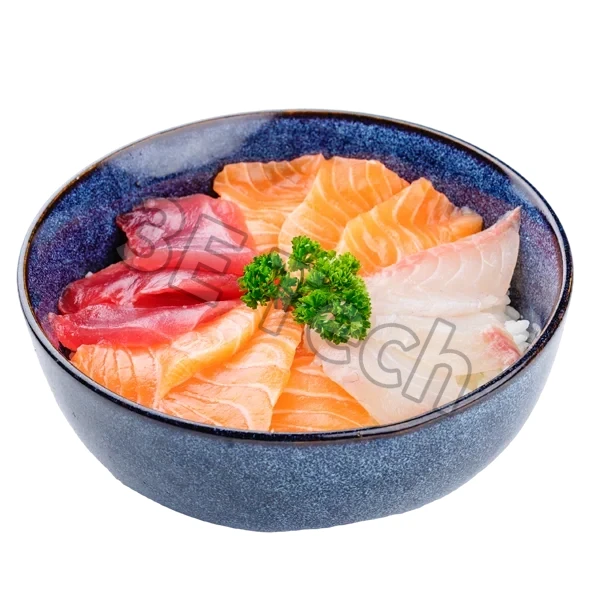 Chirashi mix dressé sur lit de riz